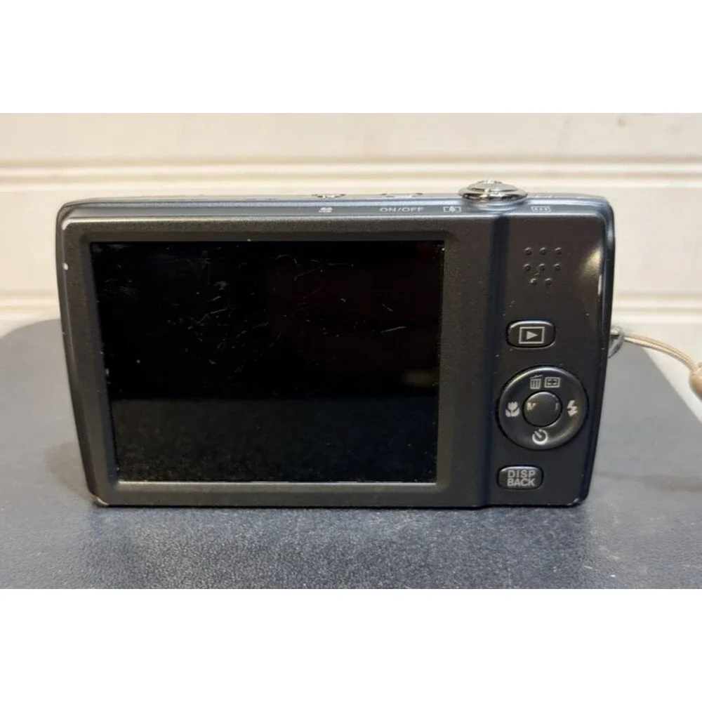 Fujifilm finepix T550 White Digital Camera 16MP - 8 GB SD Card  & 3 Batteries